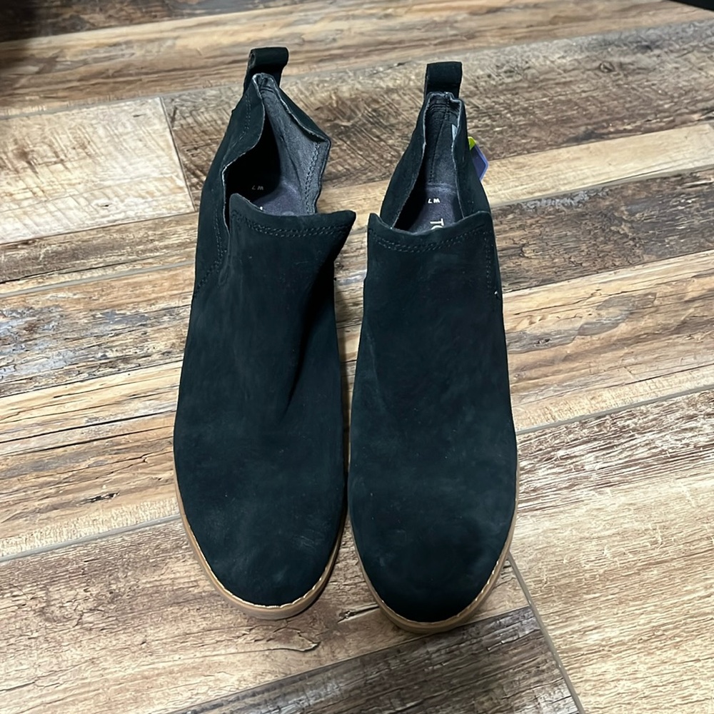 Tom's Kallie boot‎ size 7